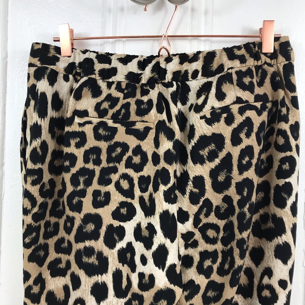 Banana Repub Hayden Tapered-Fit Leopard Ankle Pant - Picture 8 of 8